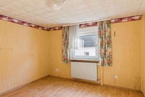 Sanierungsbedürftiges Einfamilienhaus in Wetzlar-Nauborn – Die vollständige Adresse der Immobilie erhältst du vom Anbieter., 35580 Wetzlar – Vorschaubild 3