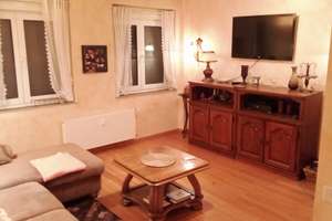 Maximal für 6 Monate - Exklusive 2-Zimmer-Wohnung voll möbliert in Köln Mauenheim, Wohnen auf Zeit