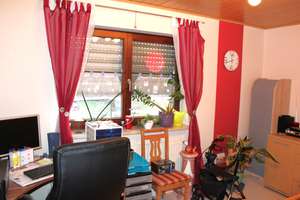 Großzügiges 3‑Familienhaus mit Doppelgarage, Photovoltaikanlage und weitläufigem Garten – Die vollständige Adresse der Immobilie erhältst du vom Anbieter., 90587 Veitsbronn – Vorschaubild 25