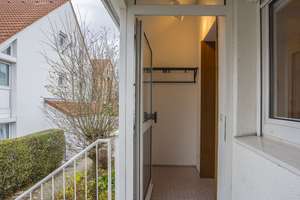 +++ renovierte DG-Maisonette - sep. Zugang - S-Blk. mit Blick ins Grüne - inkl. EBK & Kfz-Stpl. +++ – Mercatorweg 57, 70439 Stammheim-Süd, Stuttgart – Vorschaubild 3