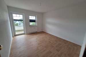 zu Vermieten-ruhig gelegene 2 Zi. mit Balkon, Fahrstuhl, Stellplatz – Rostock – Vorschaubild 2
