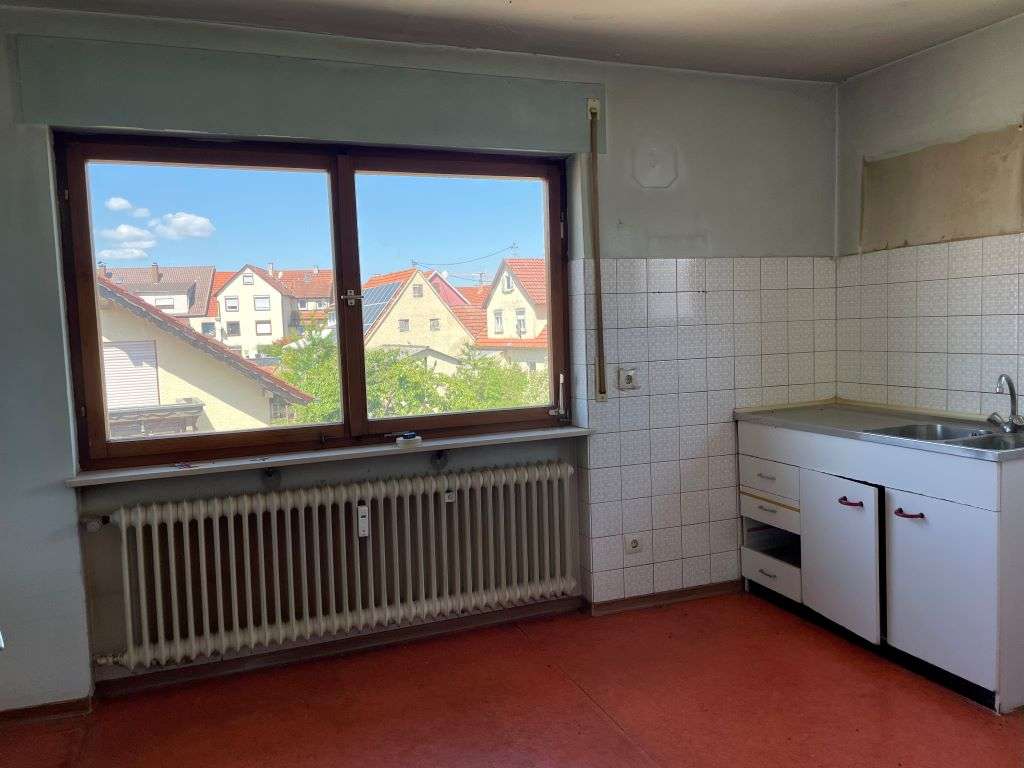 Immobilie in Hessigheim - Großzügige  Doppelhaushälfte mit Wintergarten, Balkon, Garage und sep. Schulungsraum, aufgetei - Bild 0