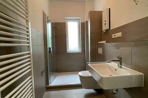 *hochwertig modernisierte Altbauwohnung im EG*Tageslichtbad*