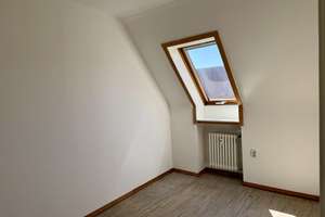 Großzügige Dachgeschosswohnung WG-geeignet - Zentral in Ulm – Die vollständige Adresse der Immobilie erhältst du vom Anbieter., 89073 Mitte, Ulm – Vorschaubild 11