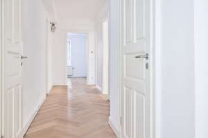 Vier Zimmer plus Garten in Eimsbüttel - Ein Zuhause, das den Alltag leichter macht – Die vollständige Adresse der Immobilie erhältst du vom Anbieter., 20257 Eimsbüttel (Ortsteil), Hamburg – Vorschaubild 2