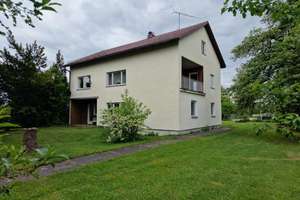 Renovierungsbedürftiges Einfamilienhaus in Plattling mit ca. 1500 m² Grund