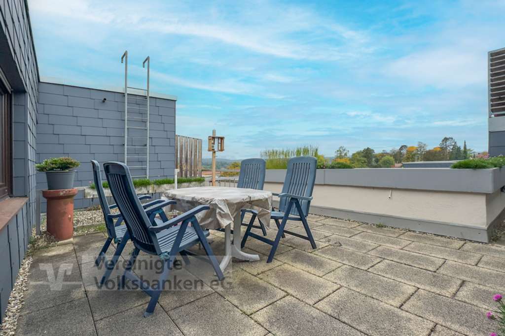 Immobilie in Waldenbuch - Helle Dachgeschoss-Wohnung mit großzügiger Dachterrasse und Fernblick in Waldenbuch - Bild 4