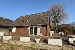 Großes Einfamilienhaus auf Traumgrundstück mit Vollkeller und Doppelgarage! – Die vollständige Adresse der Immobilie erhältst du vom Anbieter., 22848 Norderstedt – Vorschaubild 2