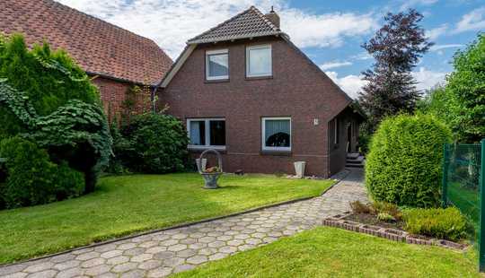 Bild von Gepflegtes Haus mit fünf Zimmern in Hinte am Wasser zuzüglich Nebengebäude 