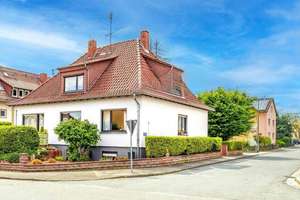 ***Schönes Mehrgenerationenhaus mit vielen Möglichkeiten*** – Die vollständige Adresse der Immobilie erhältst du vom Anbieter., 65205 Nordenstadt, Wiesbaden – Vorschaubild 2