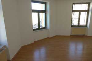 Großes Eck-Wohnzimmer in einer hellen 2-Raum in Schloßchemnitz!!! – Ludwigstr. 38, 9113 Chemnitz – Vorschaubild 1
