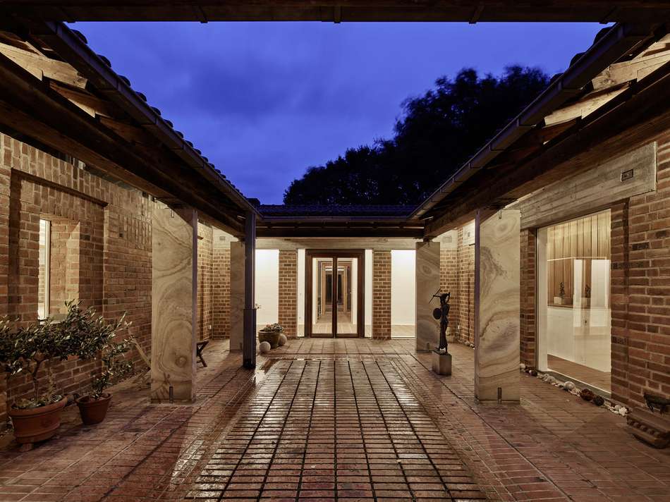 PERFEKTES LICHTSPIEL