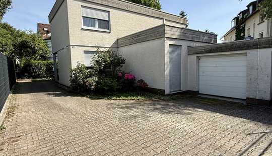 Bild von Wiesbaden Sonnenberg, Einfamilienhaus mit optimaler Raumaufteilung in einmalig ruhiger Wohnlage