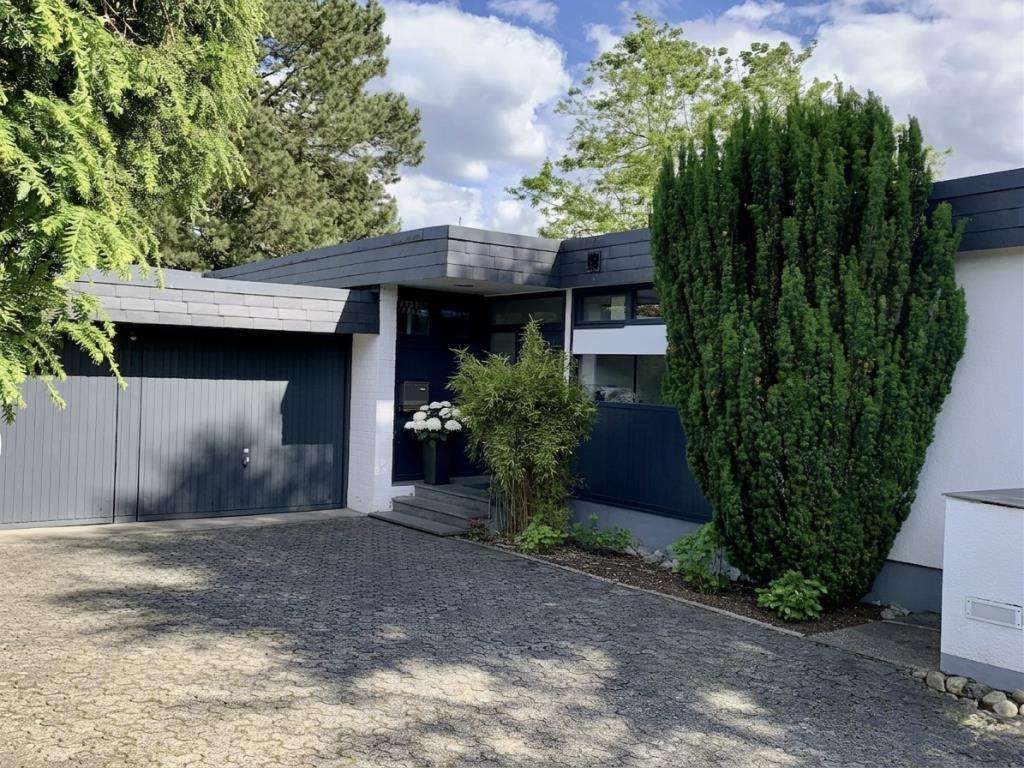 Immobilie in Wehrheim - Viel Platz, viel Charme, viel Lebensqualität – freistehendes Einfamilienhaus mit Traumgarten - Bild 4