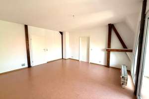 Charmante 4-Raum-Dachgeschosswohnung mit Loggia und sichtbaren Balken in Stadtfeld Ost – Schenkendorfstr. 9 , 39108 Stadtfeld Ost, Magdeburg – Vorschaubild 3