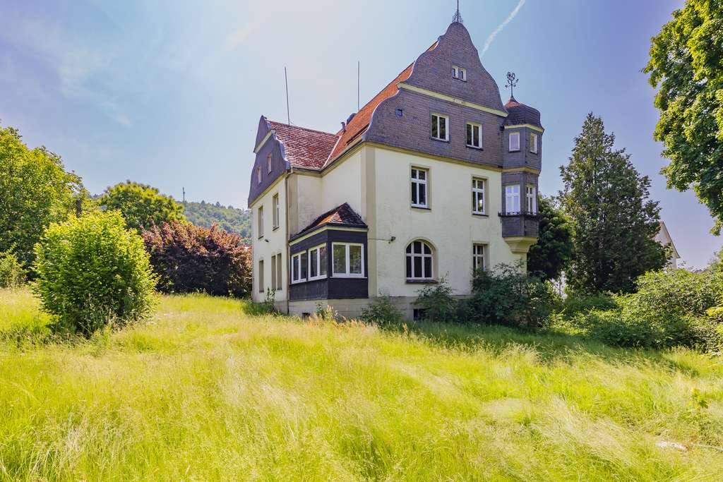 Immobilie in Schmallenberg - Architektonisch anspruchsvolle Jugendstilvilla mit romantischer Geschichte - Bild 4