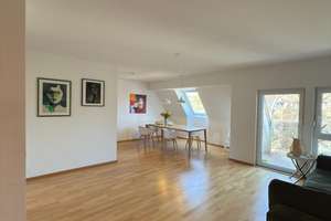 Großzügige Maisonettewohnung mit Balkon und 2 Stellplätzen – Königstraße 19, 12105 Mariendorf, Berlin – Vorschaubild 2