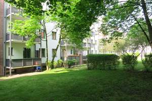 **Gemütliche 2-RWG - Laminat - Tageslicht-Bad mit Wanne  - Balkon ** WE 11**