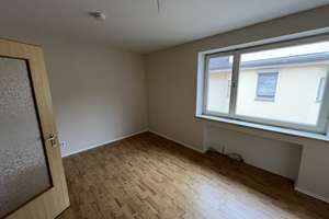Helle 2,5 Zimmer-Wohnung in Augsburg-Pfersee, renoviert mit Einbauküche / großem Speicherraum – Die vollständige Adresse der Immobilie erhältst du vom Anbieter., 86157 Pfersee-Nord, Augsburg – Vorschaubild 4
