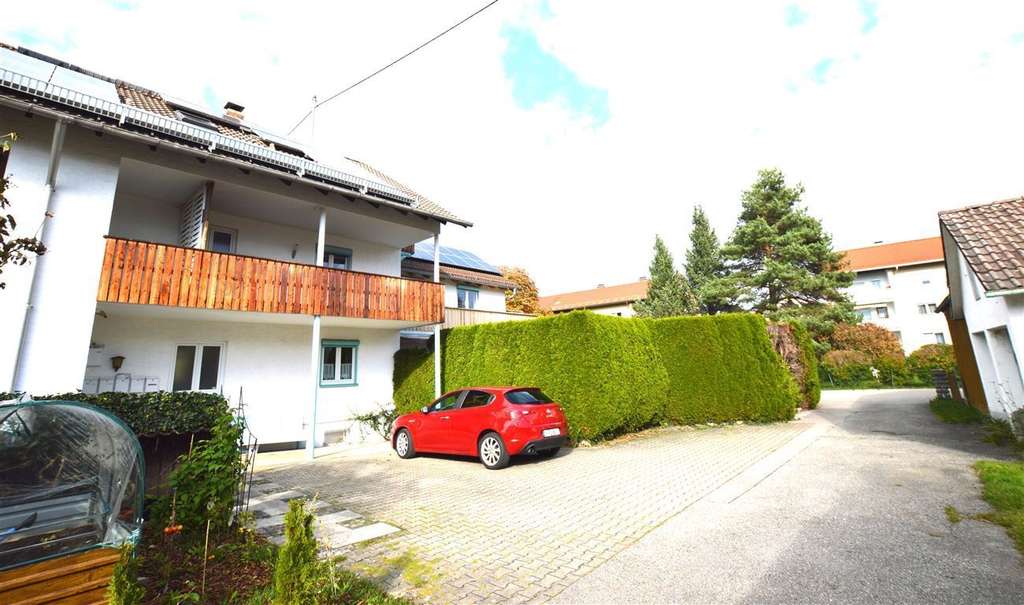 Immobilie in Peißenberg - ** Helle 3,5 Zimmerwohnung mit großen Südbalkonen und Raum für kreative Gestaltungsmöglichkeiten ** - Bild 3