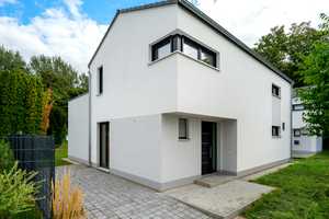 Exklusives Einfamilienhaus mit großer Dachterrasse // provisionsfrei – Hedemann Straße 34, 15806 Teltow-Fläming (Kreis) – Vorschaubild 1