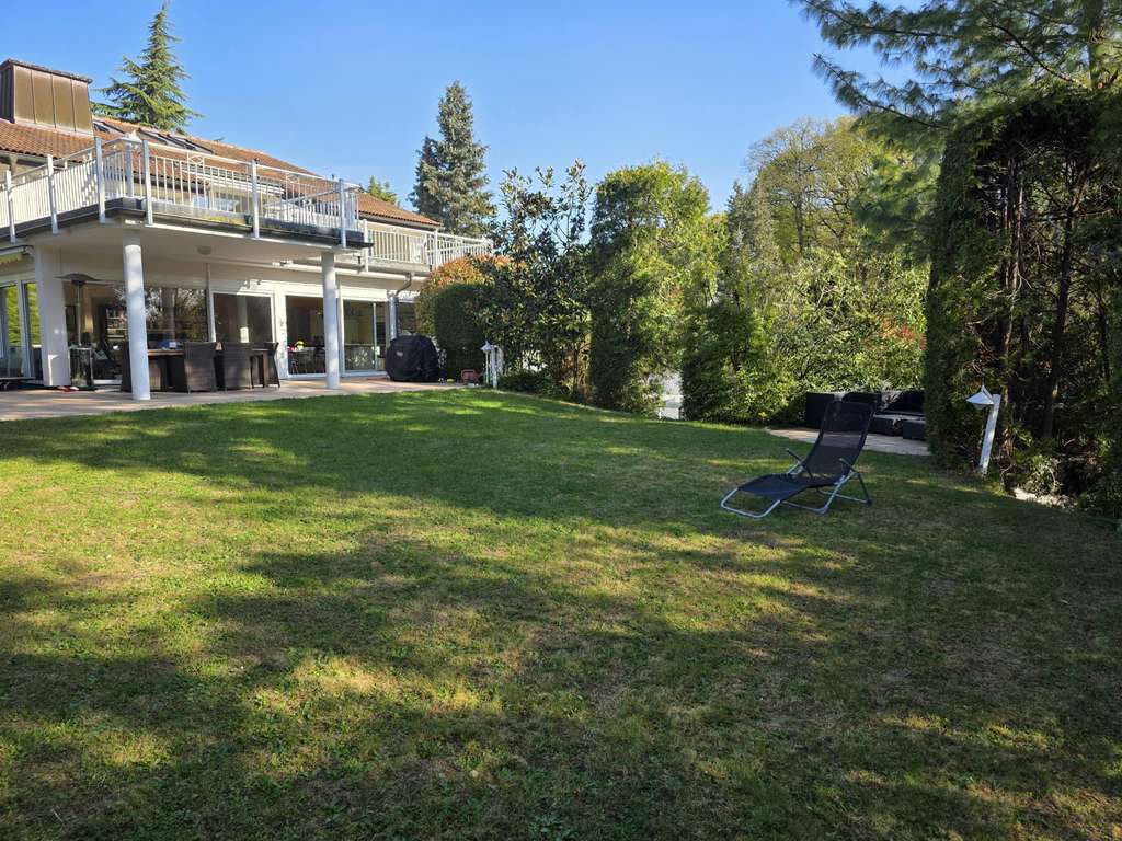 Exklusive Immobilie mit idyll. eigenem Garten und Spa-Bereich in bester Lage!