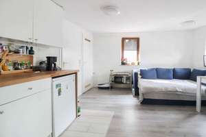 DHH mit Garten, Garage und anteiliger Scheune in Weilimdorf – Die vollständige Adresse der Immobilie erhältst du vom Anbieter., 70499 Weilimdorf (Ortsteil), Stuttgart – Vorschaubild 2