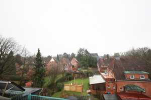 2-Zimmer-Dachgeschosswohnung mit neuer Einbauküche und großer Dachterrasse – Hamburg – Vorschaubild 13