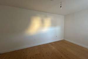 Wohnen auf einem ruhigen Innenhof, Arnimstraße 29, 2 Zimmer ca. 45qm, FREI zum 01.07.2026 – Arnimstraße 29, 23566 Sankt Gertrud, Lübeck – Vorschaubild 2