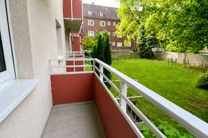 * ab sofort * teilsaniert, Erdgeschoss, Garten, Balkon, große Wohnküche
