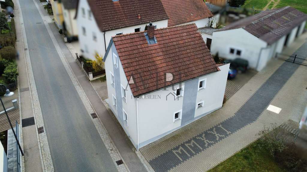 Immobilie in Viereth-Trunstadt - Großzügiges 4-Zimmer-Einfamilienhaus in Viereth-Trunstadt bei Bamberg – Kapitalanlage oder Eigennutz - Bild 2