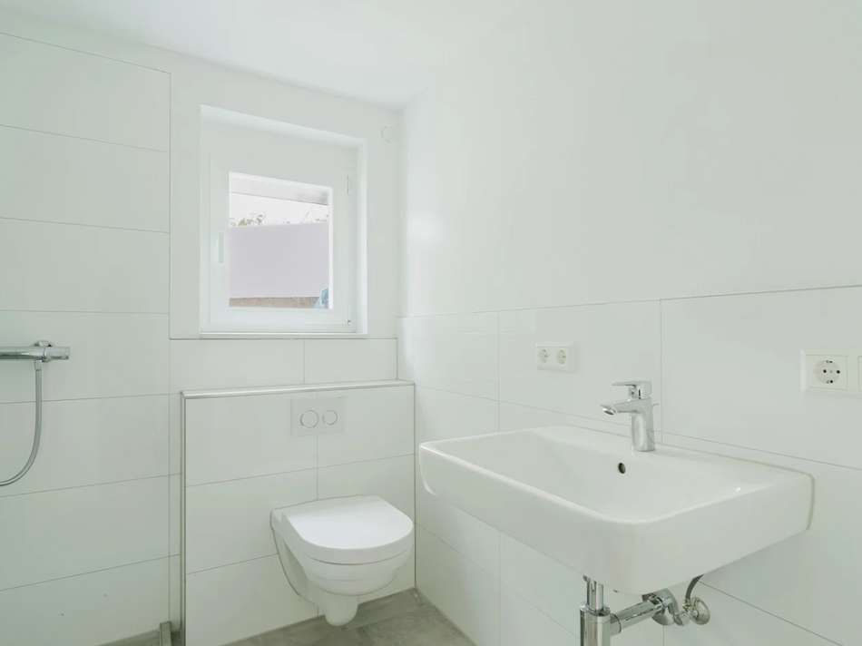 EG-hinten: Badezimmer