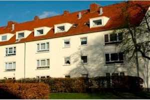 Ihre neue Wohnung: frisch renovierte 2,5-Zimmer-Wohnung, sofort anmietbar! – Grünewaldstr. 16, 23564 Lübeck – Vorschaubild 1