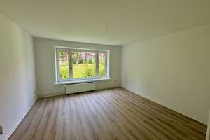 Lichtdurchflutete 3-Zimmer-Erdgeschosswohnung mit traumhaftem Panoramablick ins Grüne