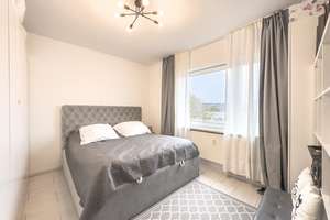 ERSTKLASSIGE 3 ZIMMER DACHGESCHOSS-WOHNUNG MIT SÜD-WEST-BALKON MIT MODERNER AUSSTATTUNG – Gartenfelder Straße 80, 13599 Haselhorst, Berlin – Vorschaubild 7