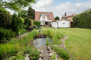 Wohlfühloase im Alstertal: Vielseitig nutzbares Einfamilienhaus mit Gartenparadies – Die vollständige Adresse der Immobilie erhältst du vom Anbieter., 22393 Sasel, Hamburg – Vorschaubild 1