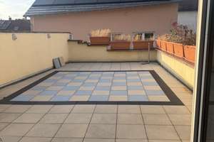 Helle, 4-Zimmer-Wohnung mit grandioser Dachterrasse in Bürgel!