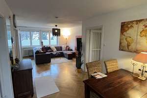 Lichtdurchflutete 3-Zimmer Wohnung  mit Einbauküche und Balkon ab Sofort verfügbar! – Amerstorfferstraße 8, 81549 Südgiesing, München – Vorschaubild 3