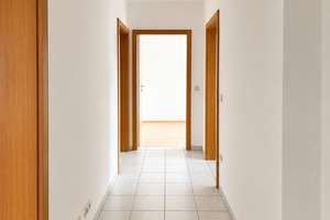 Charmante 3 ZKB - Wohnung mit viel Tageslicht und guter Raumaufteilung. Anfrage bitte per E-Mail! – Die vollständige Adresse der Immobilie erhältst du vom Anbieter., 86343 Königsbrunn – Vorschaubild 3
