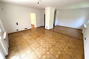 Absolute Ruhelage am Grünzug / Großzügige 3–4-Zi.-Wohnung / Südbalkon / Hobbyraum / Einzelgarage – Milbertshofenerstr. 57 B, 80807 Milbertshofen, München – Vorschaubild 3