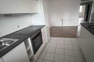 Geschmackvolle 2-Zimmer-Wohnung mit gehobener Innenausstattung mit Balkon und EBK in Solingen – Merscheider Straße 9, 42657 Solingen – Vorschaubild 1