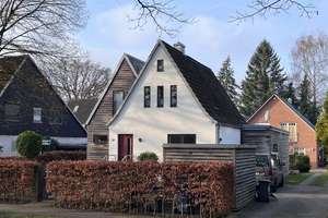 Architektenhaus: ortstypisch, modern, besonders – Die vollständige Adresse der Immobilie erhältst du vom Anbieter., 22927 Großhansdorf – Vorschaubild 3