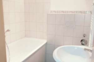 Schöne 4-Zimmer-Wohnung zentral und dennoch ruhig  in GE-Bulmke – Hildegardstr. 15, 45888 Bulmke-Hüllen, Gelsenkirchen – Vorschaubild 2