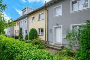 TOP-Infrastruktur und dennoch ruhig gelegen: Reihenmittelhaus mit Ausbaupotential! – Die vollständige Adresse der Immobilie erhältst du vom Anbieter., 71332 Waiblingen – Vorschaubild 2