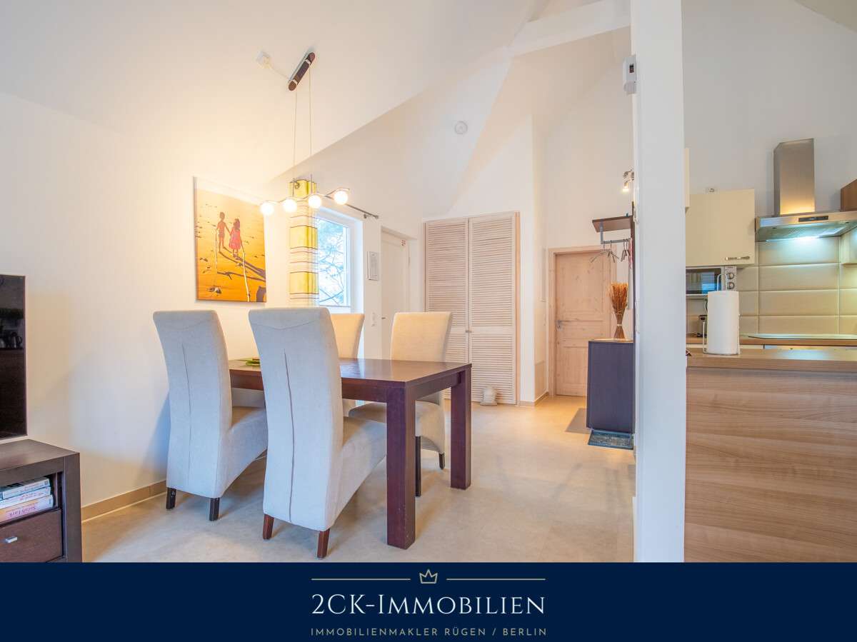 Immobilie in Glowe - 2 Zimmer Premium Ferienwohnung in Glowe, strandnah, zwei Balkone, Sauna, Kamin, inkl. Stellplatz! - Bild 2