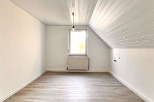 Frisch renoviert: Schöne 3 Zi-DG-Whg.  (ca. 54 m²)  in ruhiger Lage der Neckarvorstadt – Die vollständige Adresse der Immobilie erhältst du vom Anbieter., 70376 Neckarvorstadt, Stuttgart – Vorschaubild 9