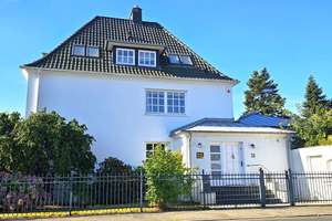 Stadtvilla der Extraklasse mit Wellnessbereich & Schwimmbad in Bremerhavens begehrtester Lage – Die vollständige Adresse der Immobilie erhältst du vom Anbieter., 27574 Geestemünde, Bremerhaven – Vorschaubild 2