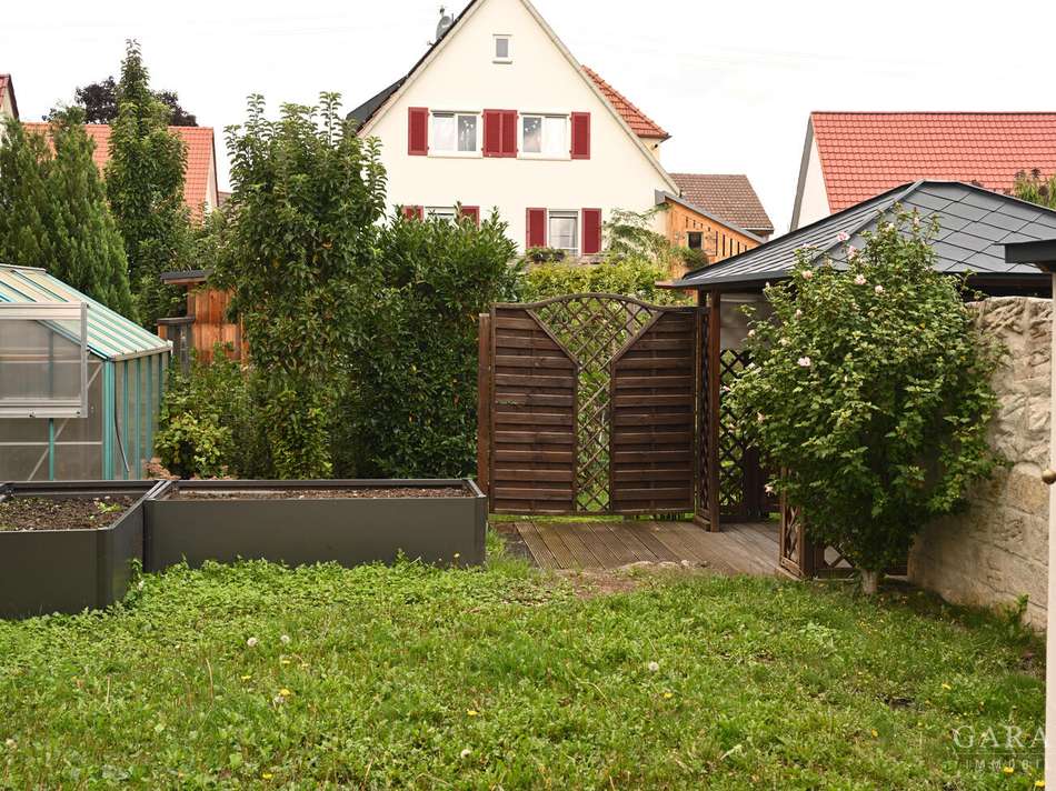 Großzügiger Garten