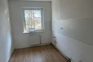 Renovierte 4-Zimmer-Wohnung mit Balkon