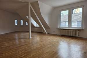 Großzügige 2-Zimmer-Dachgeschosswohnung direkt in der Einkaufsstraße von Gelsenkirchen-Buer – Die vollständige Adresse der Immobilie erhältst du vom Anbieter., 45894 Buer, Gelsenkirchen – Vorschaubild 3